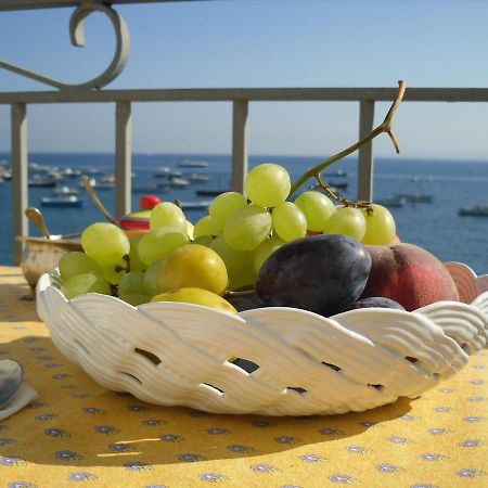 イスキア島 I Cinque Sensi Bed & Breakfast エクステリア 写真