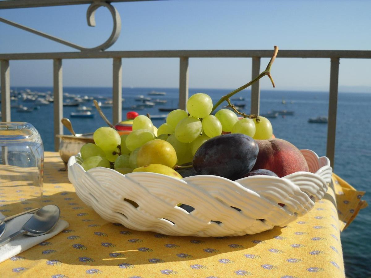 イスキア島 I Cinque Sensi Bed & Breakfast エクステリア 写真