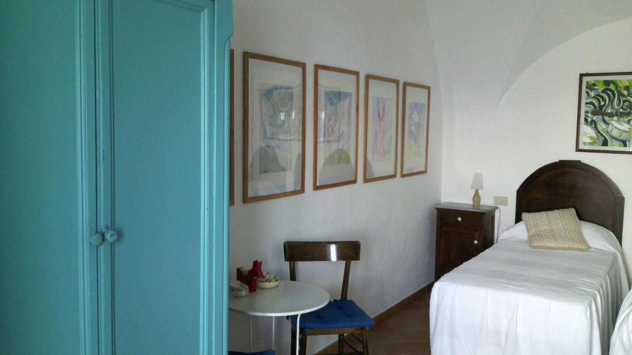 イスキア島 I Cinque Sensi Bed & Breakfast エクステリア 写真